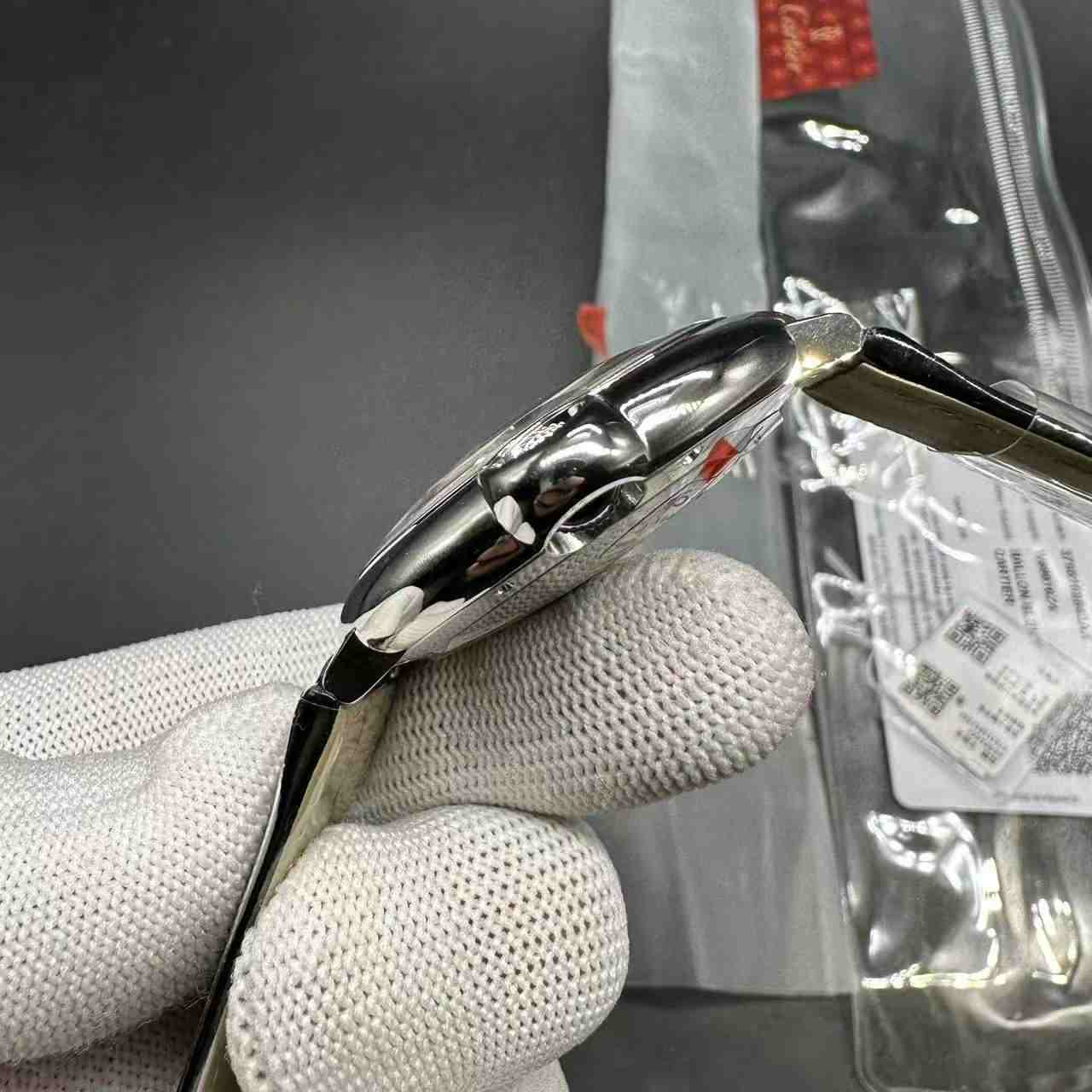 Ballon Bleu De Cartier AAA+ automatic silver case 42mm white dial black leather strap 190$