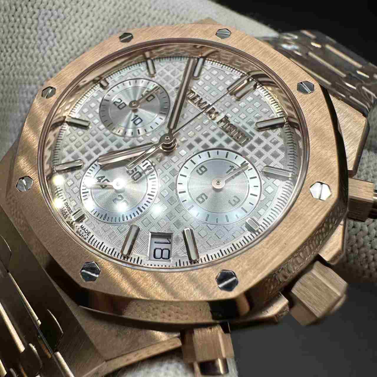 AP Royal Oak 26240 APS Cal.4401 chronograph automatic rose gold case 41mm White dial super clone. 768$