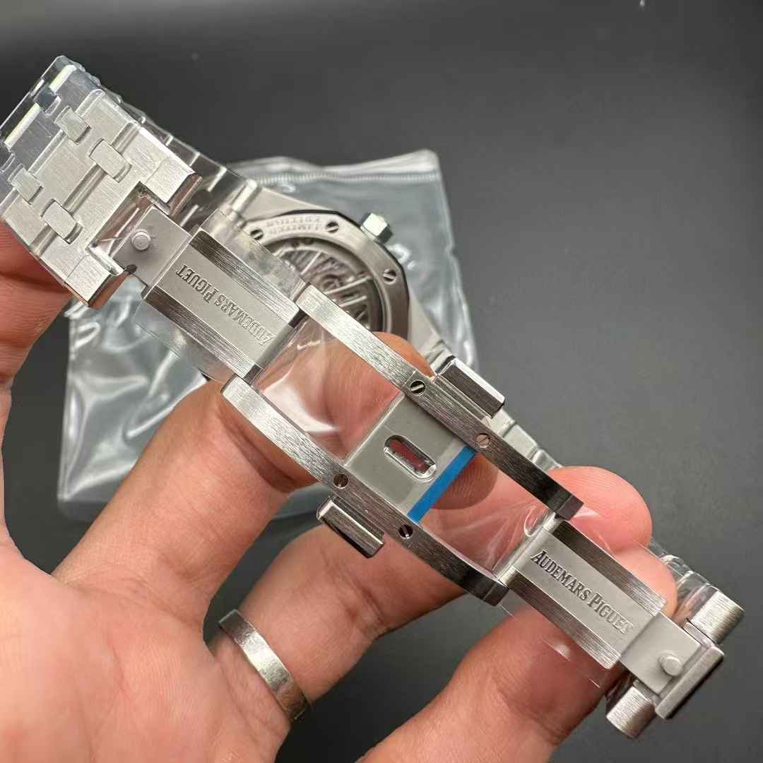 AP Royal Oak Tapisserie 26530ST.OO.1220ST.01 hands-winding Tourbillon movement Calibre2950 Steel case 41x12.5mm green baguette bezel green dial. 750$