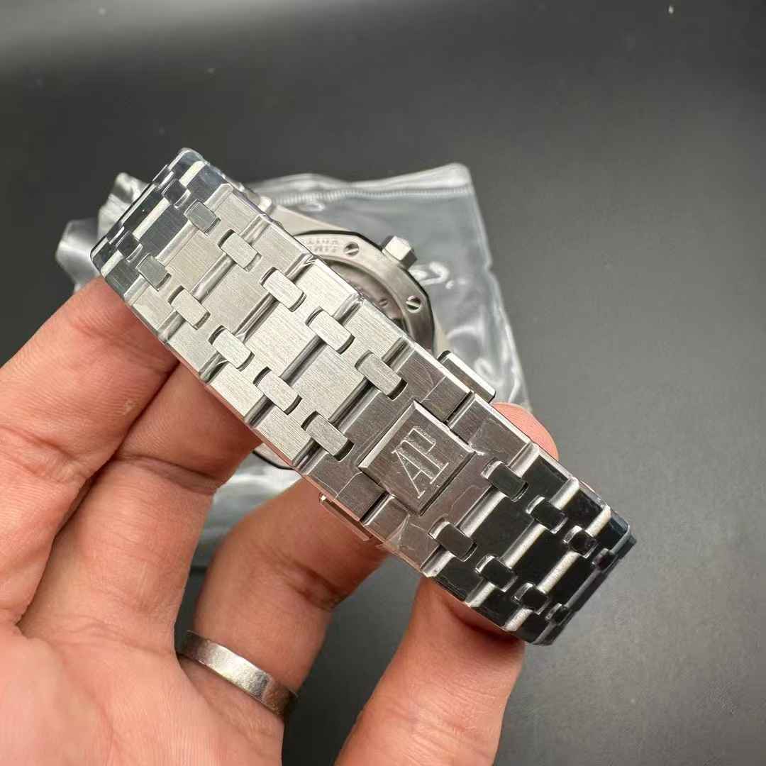 AP Royal Oak Tapisserie 26530ST.OO.1220ST.01 hands-winding Tourbillon movement Calibre2950 Steel case 41x12.5mm green baguette bezel green dial. 750$