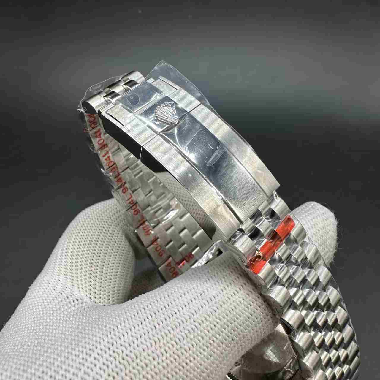 GMT Pepsi jubilee AAA+ automatic red/blue bezel black dial jubilee band.  115$