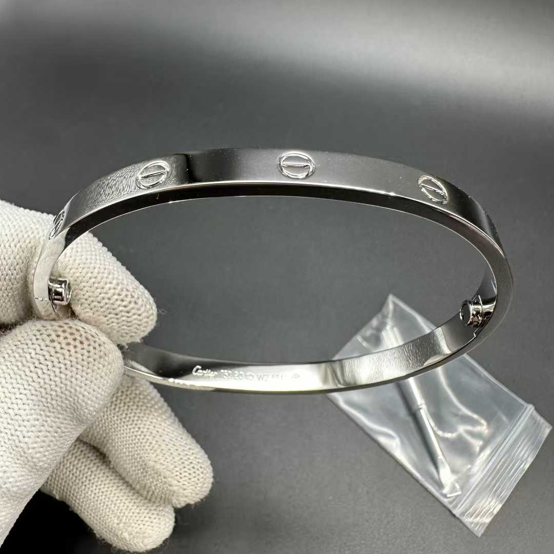 Cartier Love bracelet Silver V-gold high grade. 95$