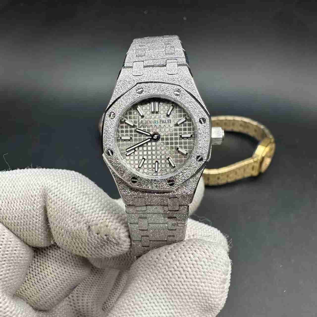 AP frosted gold case 23mm quartz movement small women watch. 120$