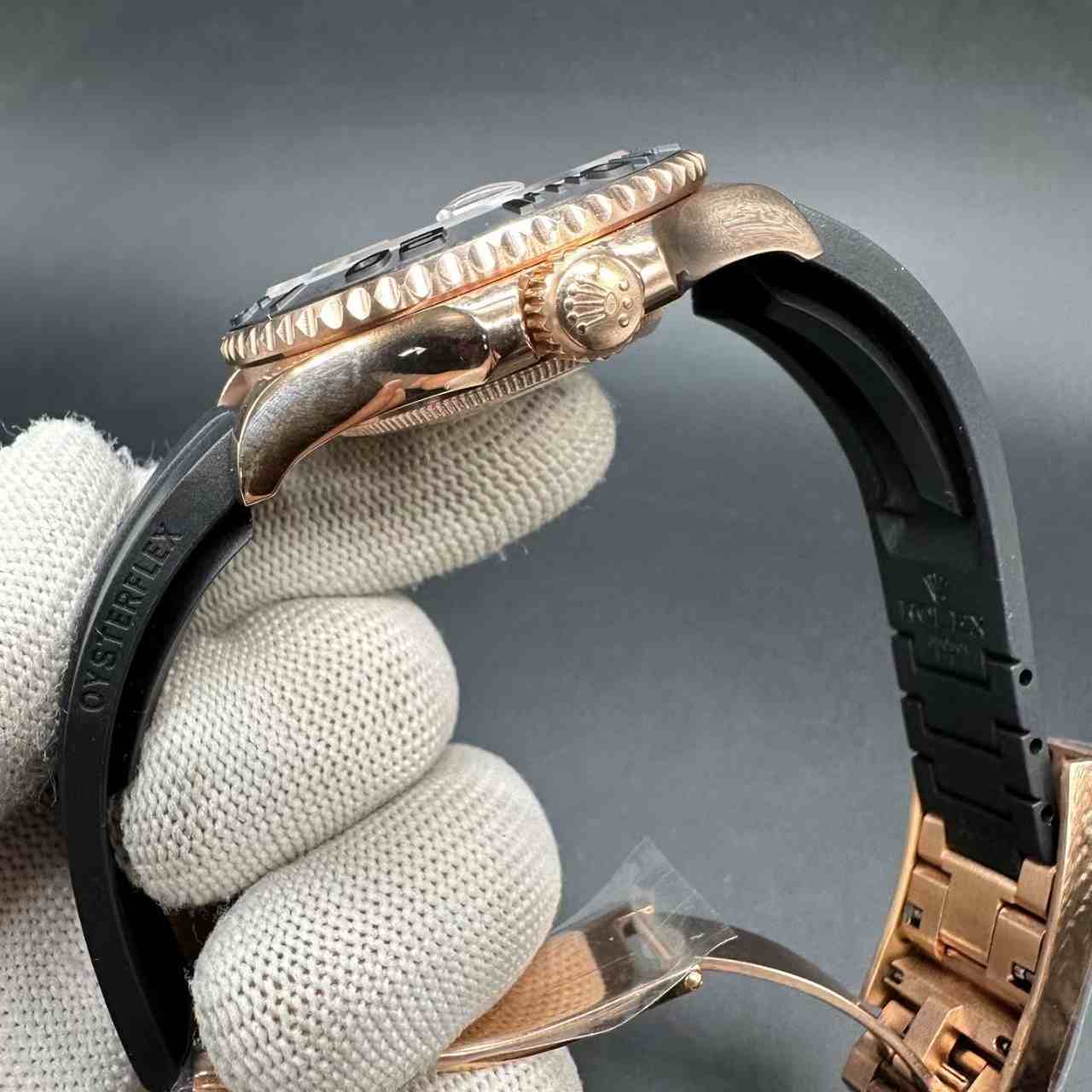 YM AAA+ YT factory automatic rose gold case 40mm black dial oysterflex black rubber strap. 115$