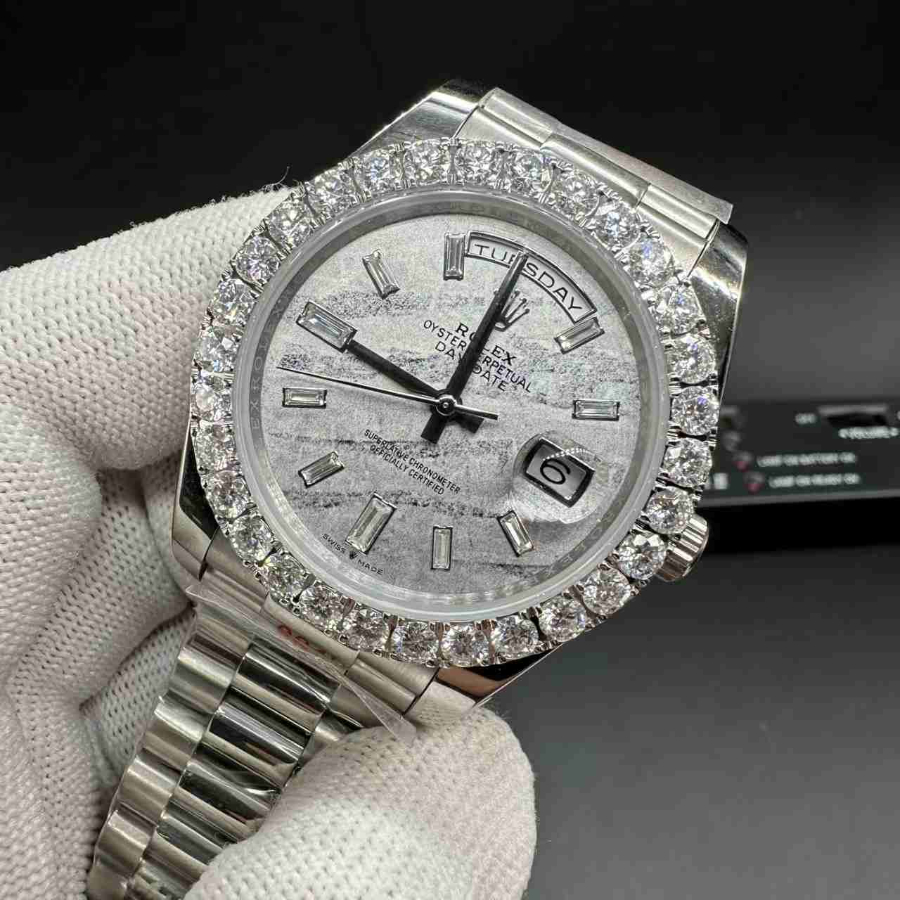 Daydate AAA automatic with Moissanite diamonds bezel meteorite baguette dial president band 300$