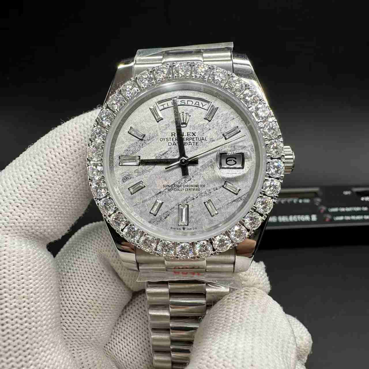 Daydate AAA automatic with Moissanite diamonds bezel meteorite baguette dial president band 300$