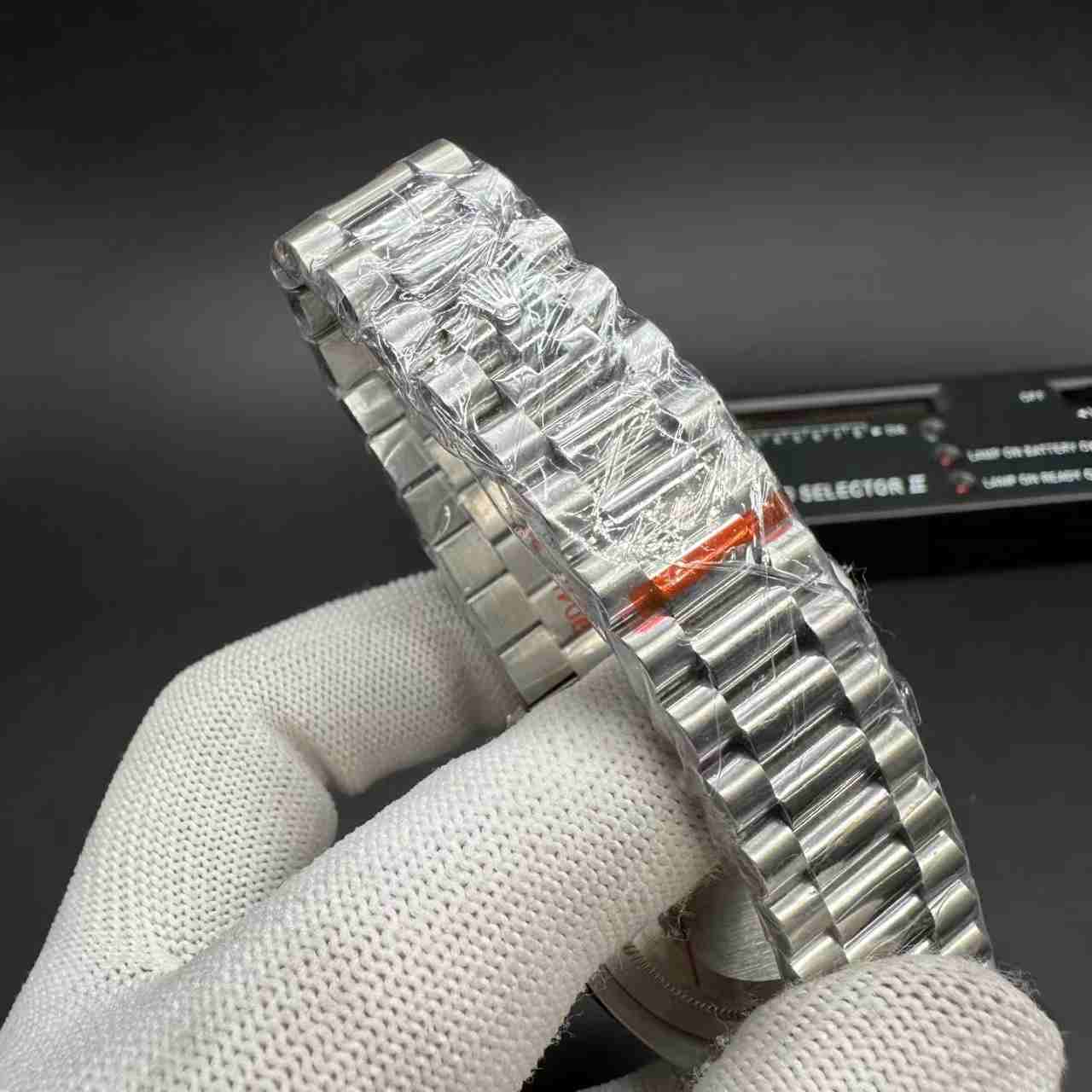 Daydate AAA automatic with Moissanite diamonds bezel meteorite baguette dial president band 300$