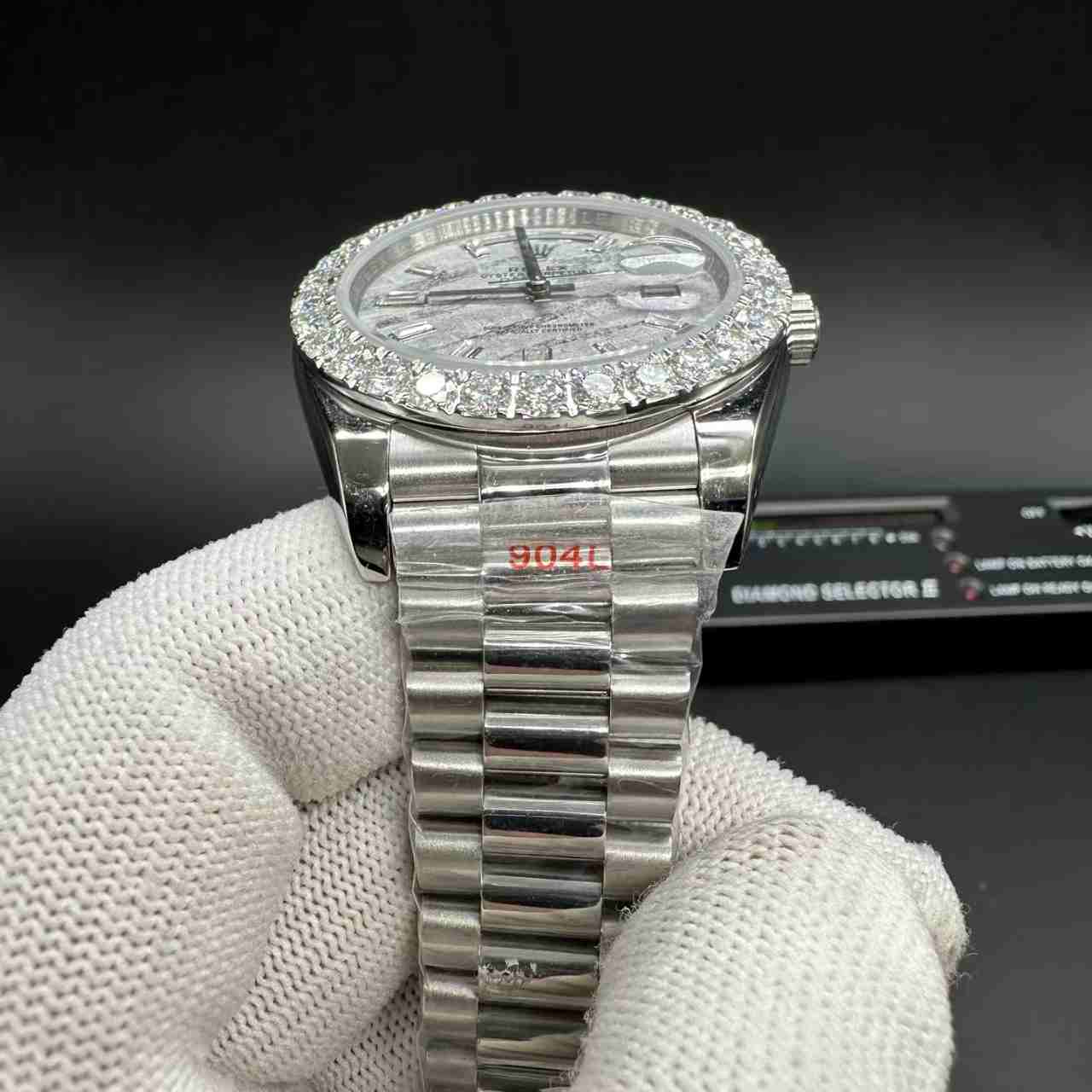 Daydate AAA automatic with Moissanite diamonds bezel meteorite baguette dial president band 300$