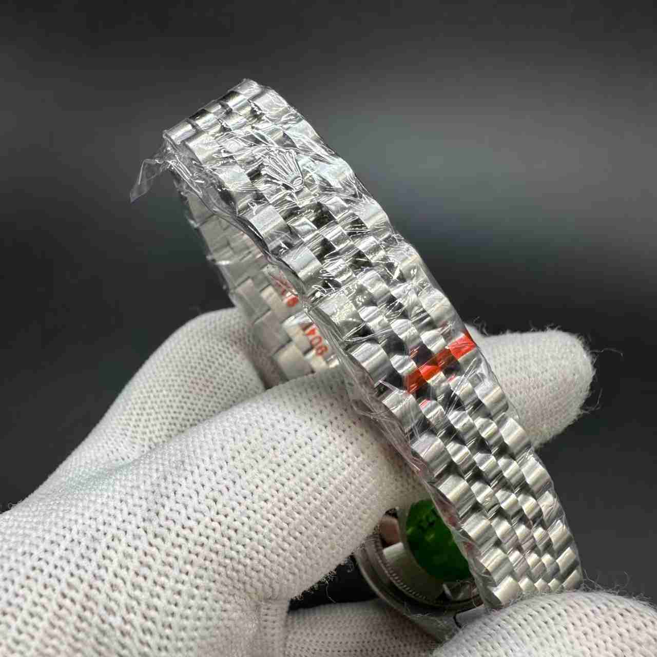 Datejust women 31mm diamonds bezel blue pearl dial jubilee band  115$