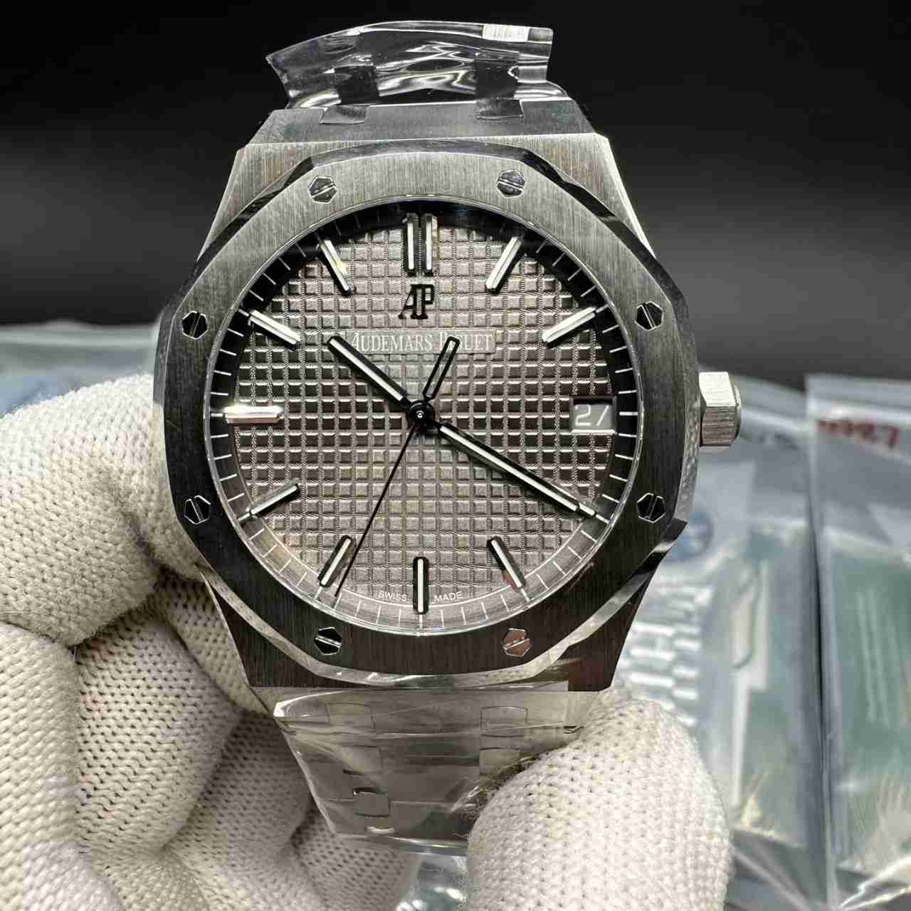 AP gray VS super clone 41mm 500$