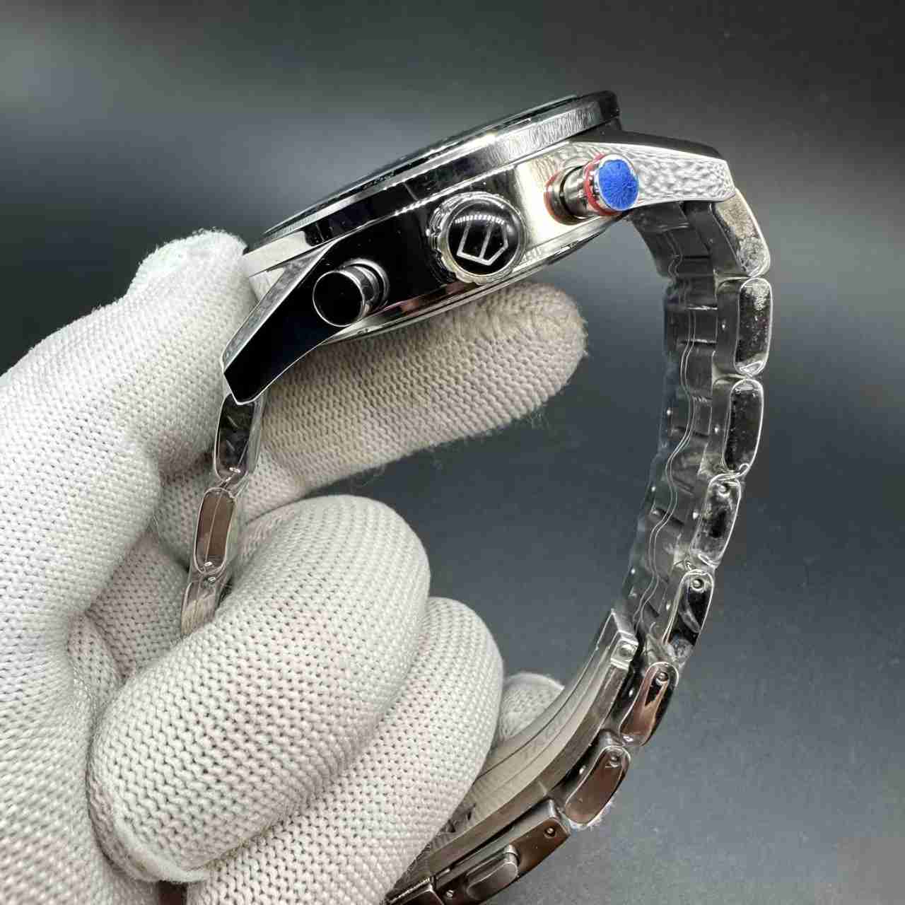 TAG Calibre 16 AAA automatic steel case 44mm black dial. 115$