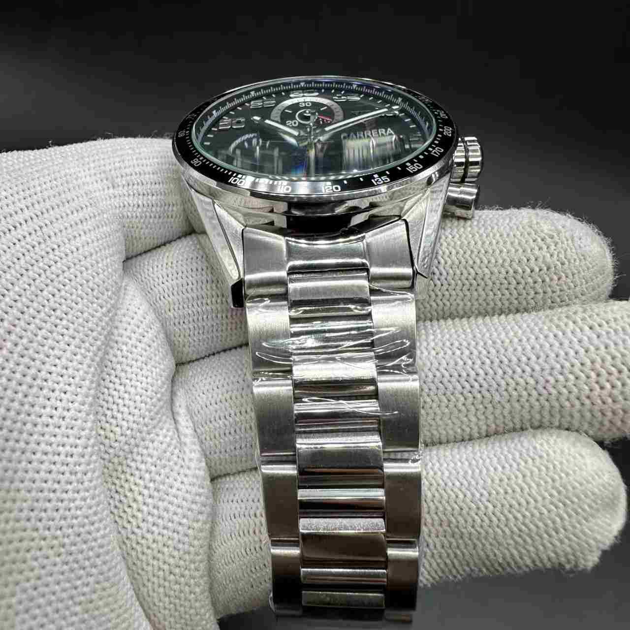 TAG Calibre 16 AAA automatic steel case 44mm black dial. 115$