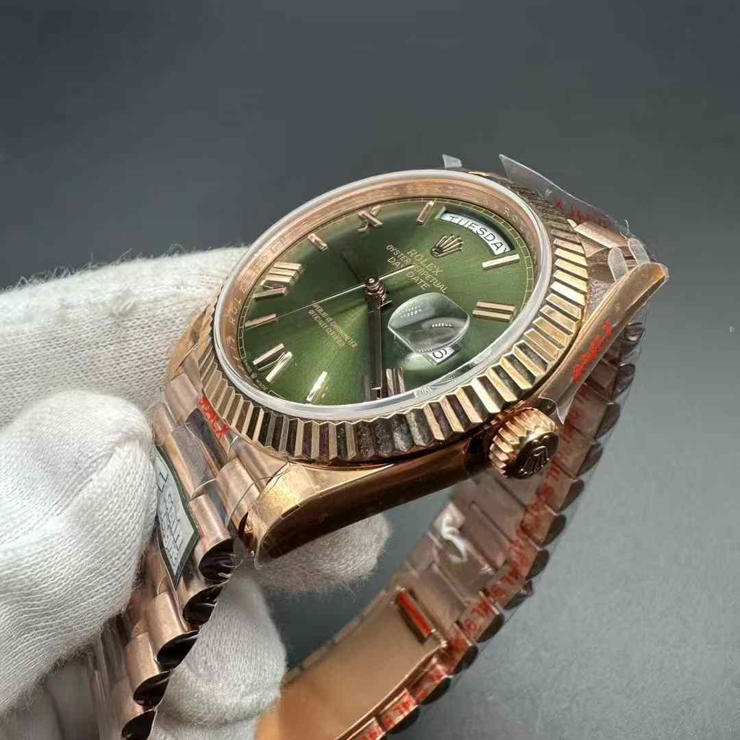 Rolex Daydate 40 QF V5 2836 Gain weight 180g Rose gold case 40mm Green dial heavy version. 550$