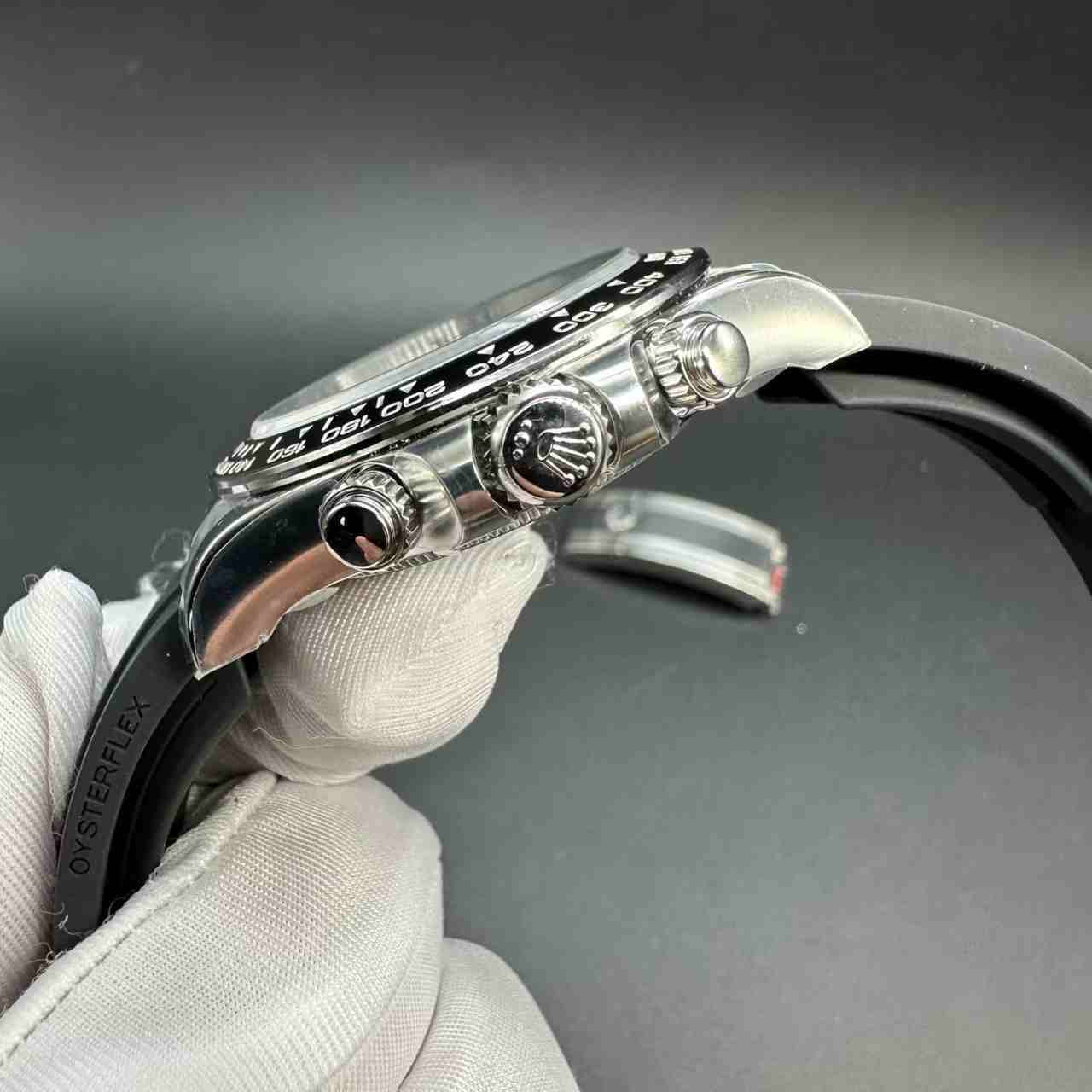 Daytona clean factory 4131 chronograph automatic Steel case silver dial Oysterflex rubber strap. 750$