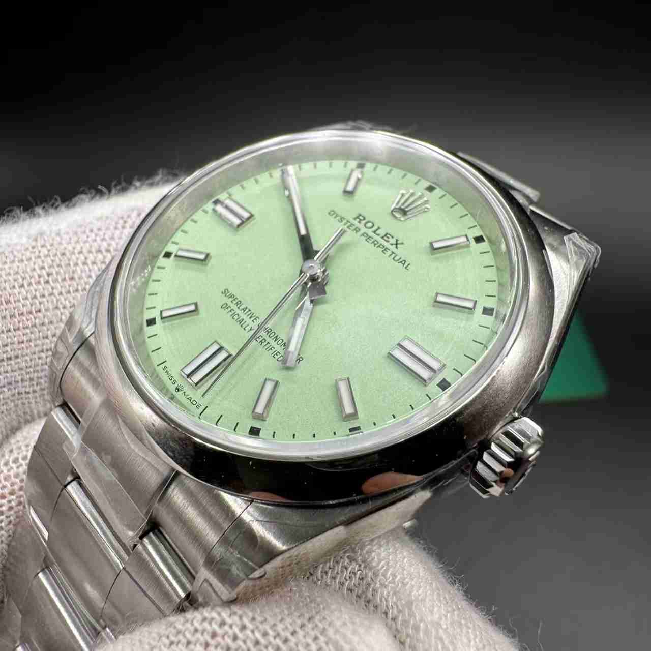 OP M126000 VS 3230 stainless steel 904L 36mm Pistachio green dial oyster band women watch. 450$