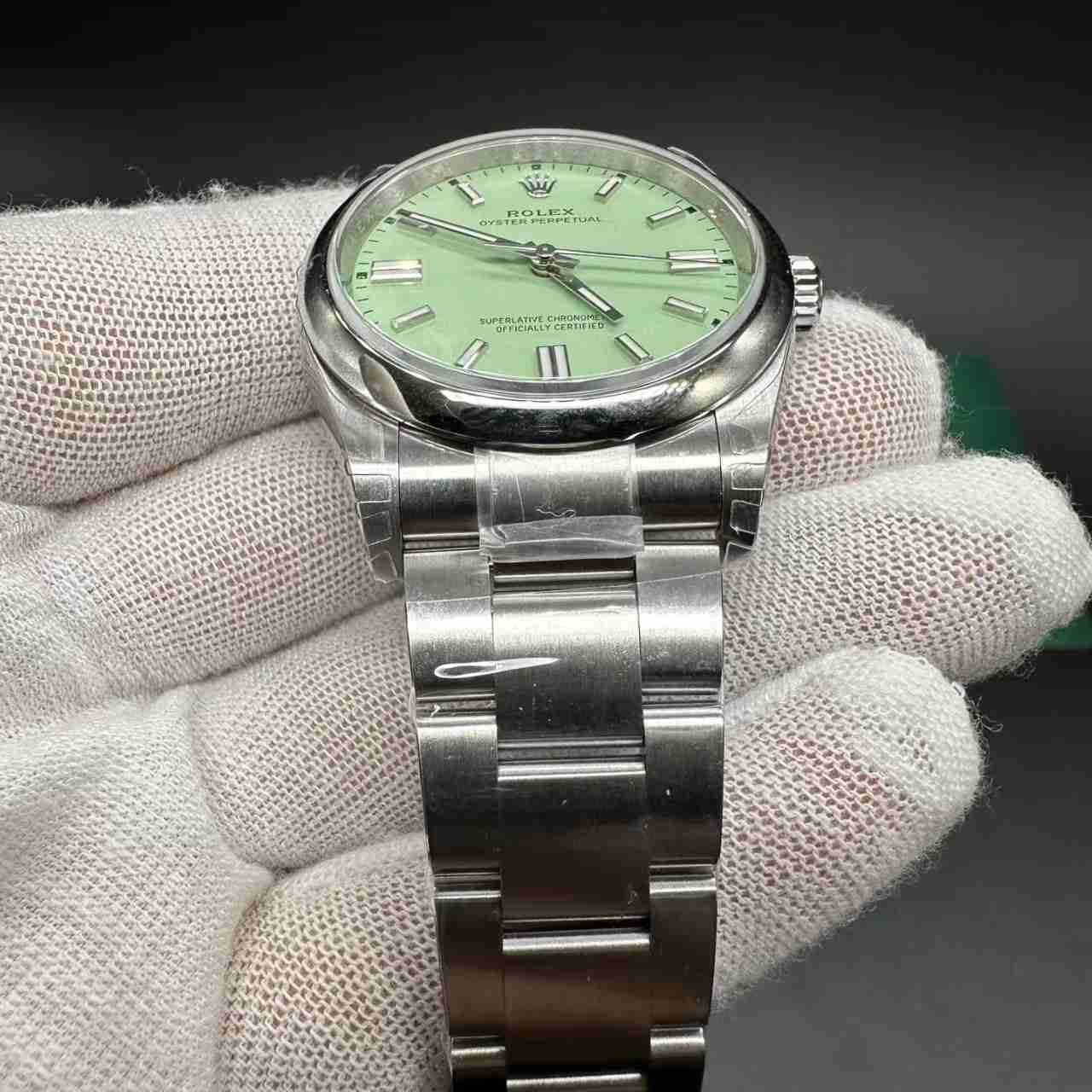 OP M126000 VS 3230 stainless steel 904L 36mm Pistachio green dial oyster band women watch. 450$