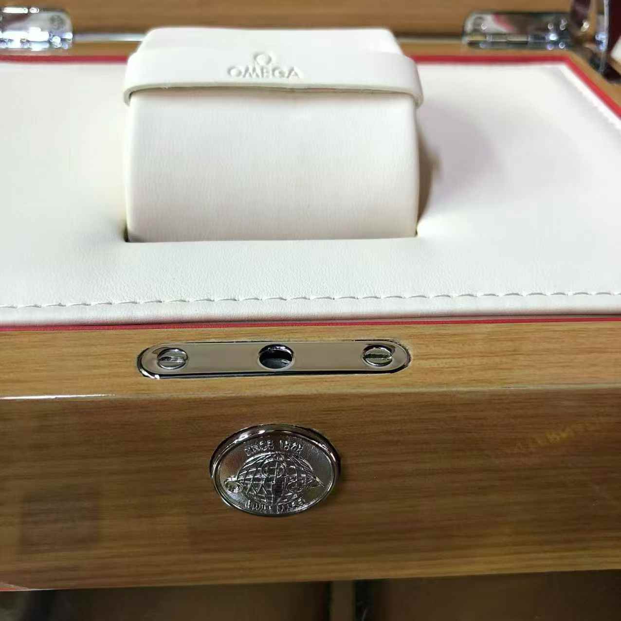 Omega original wooden box  150$