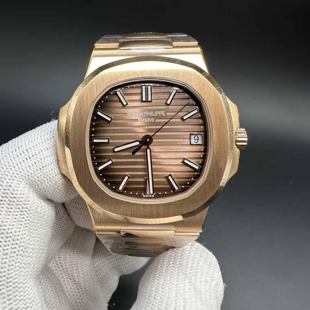 Patek Philippe Nautilus 5711 3K Cal.26-330SC automatic Rose gold case 40mm Brown dial. 530$