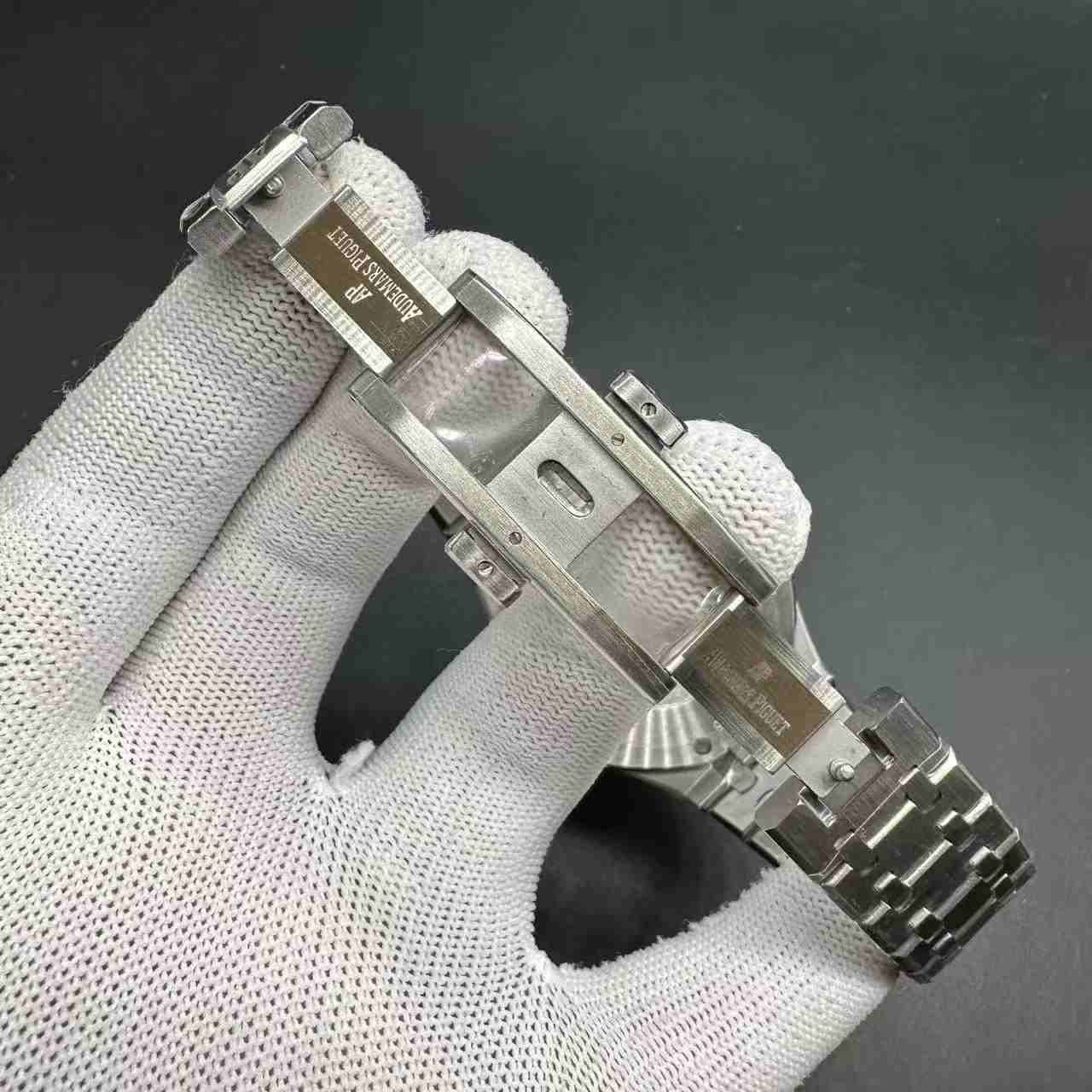 AP power reserve Swiss automatic steel case 41mm black dial  350$