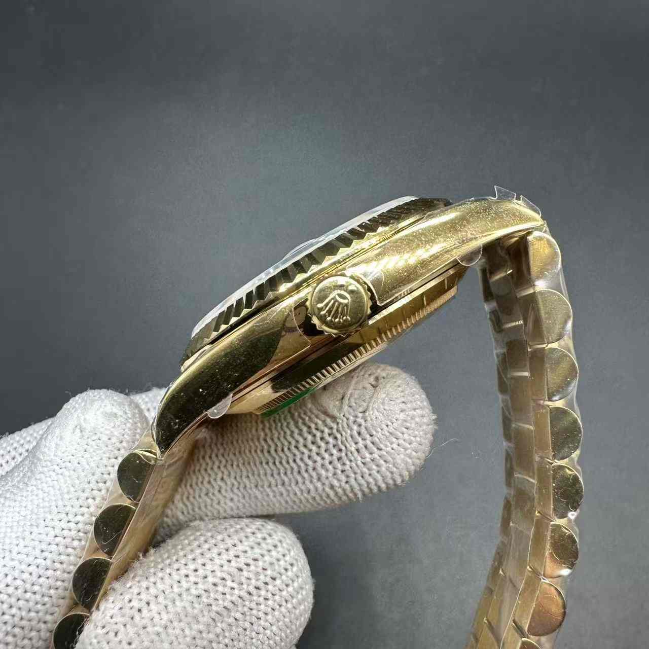 Daydate gain weight 180g Swiss grade 3255 movement gold case 40mm green dial President band. 400$