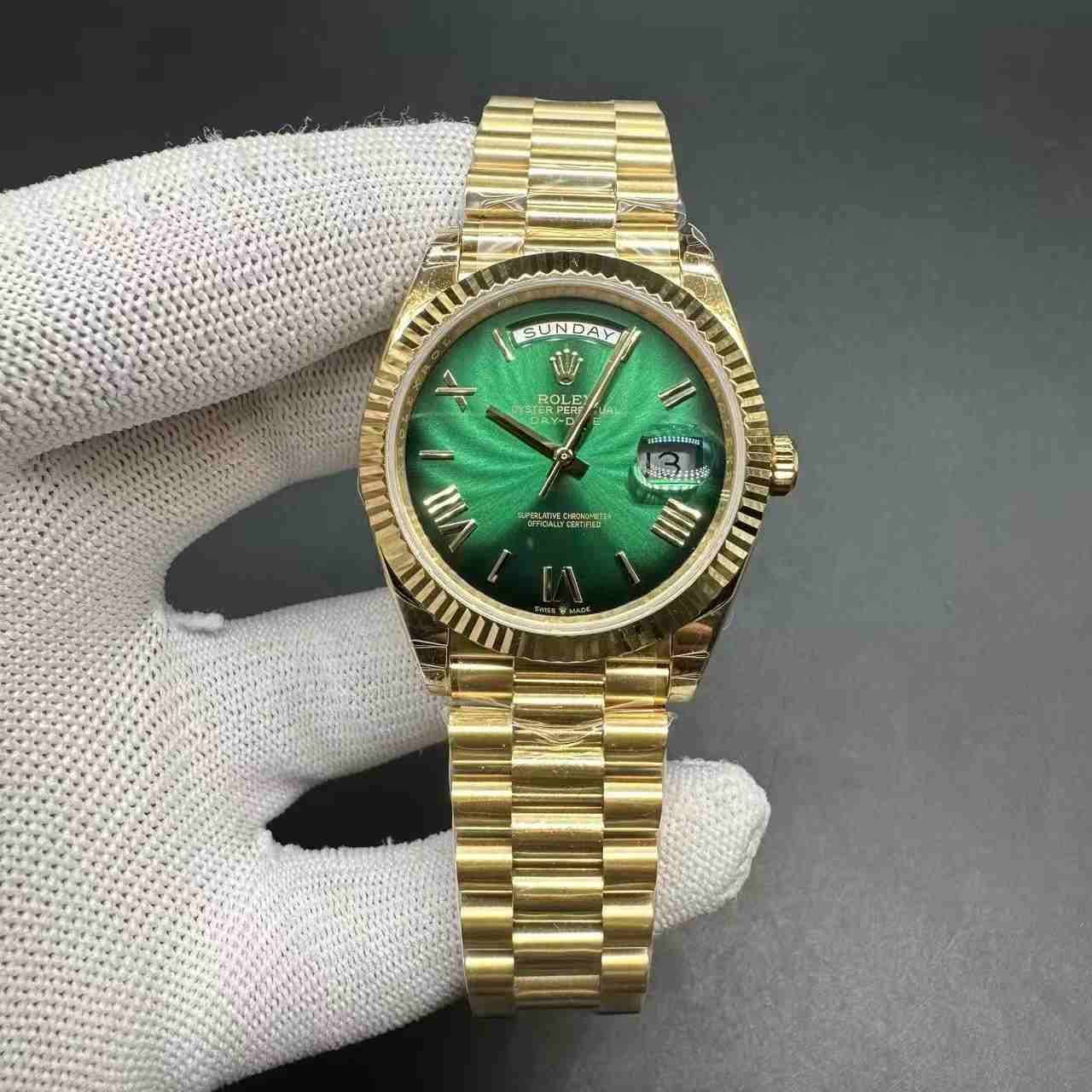 Daydate gain weight 180g Swiss grade 3255 movement gold case 40mm green dial President band. 400$