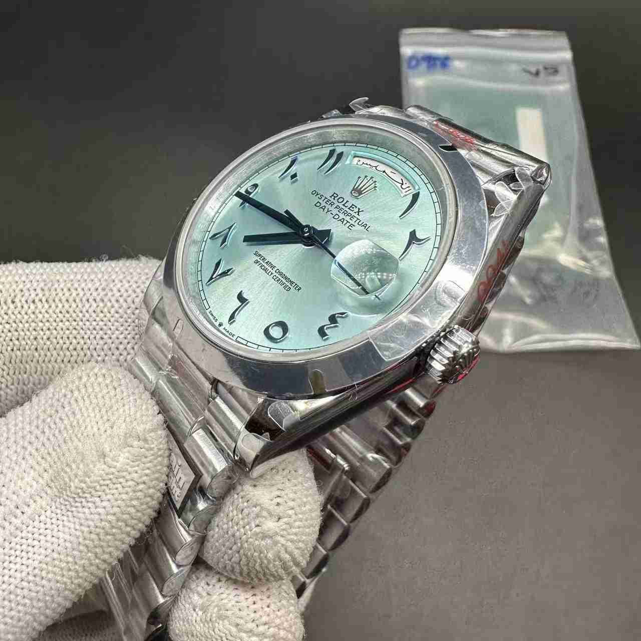 Daydate QF 2836 gain weight 185g steel case 40mm smooth bezel Arabic blue dial President band. 500$