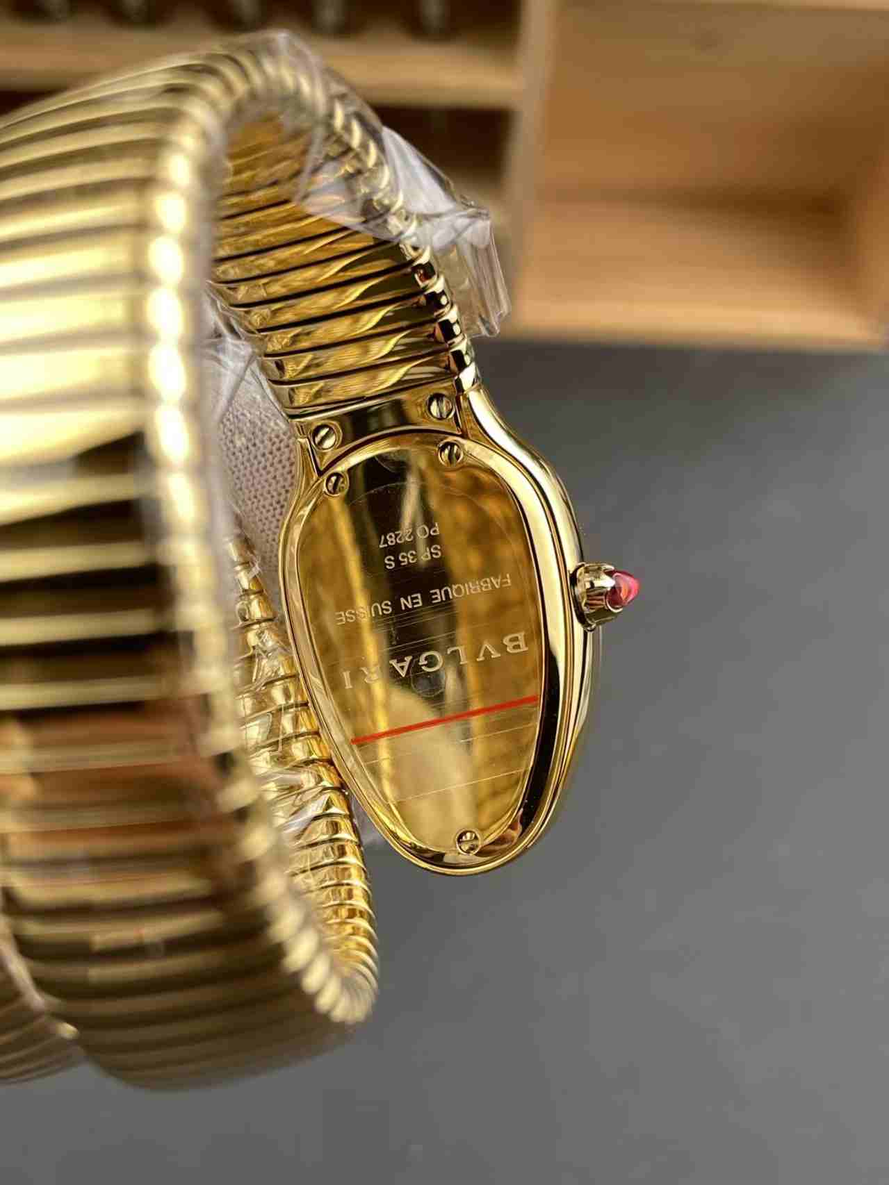 Bvlgari snake yellow gold