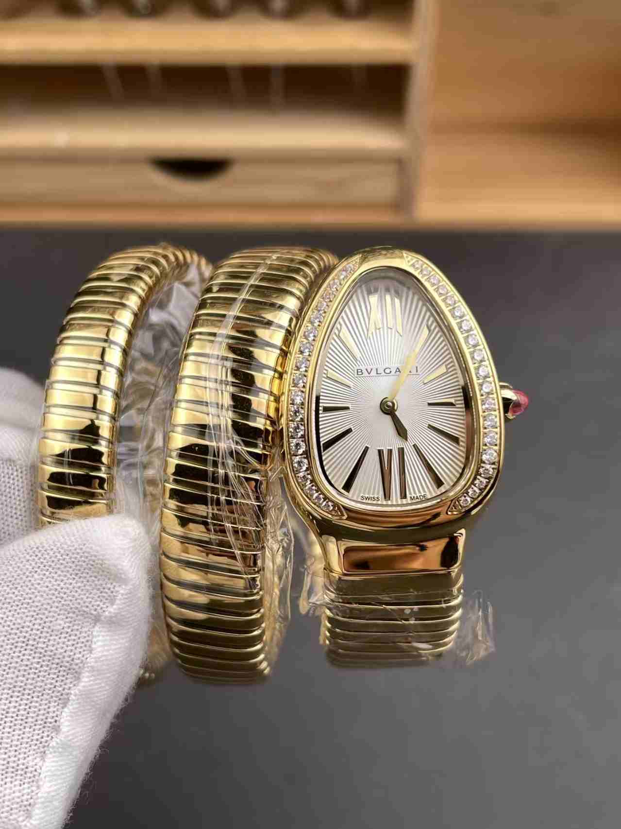 Bvlgari snake yellow gold