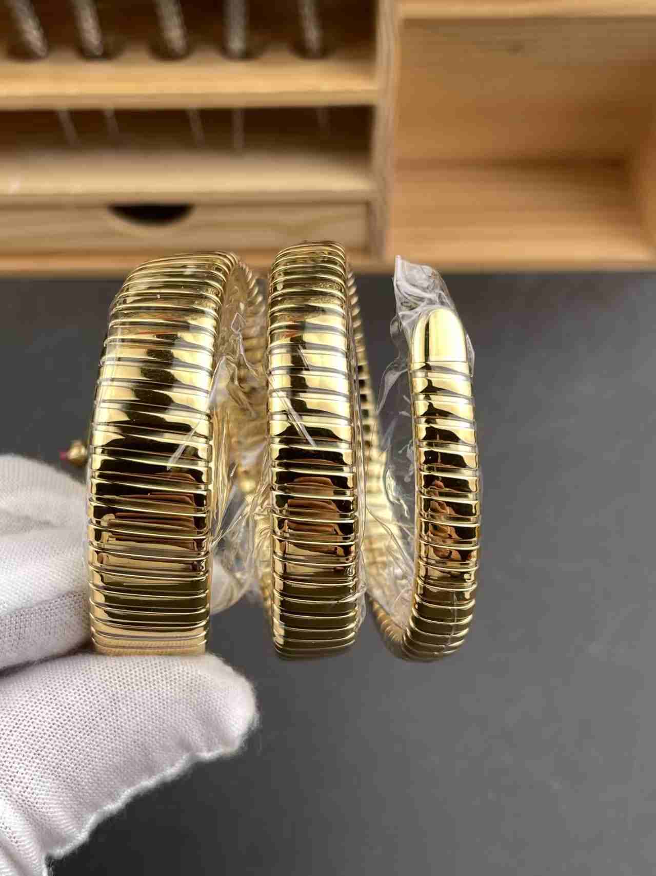 Bvlgari snake yellow gold