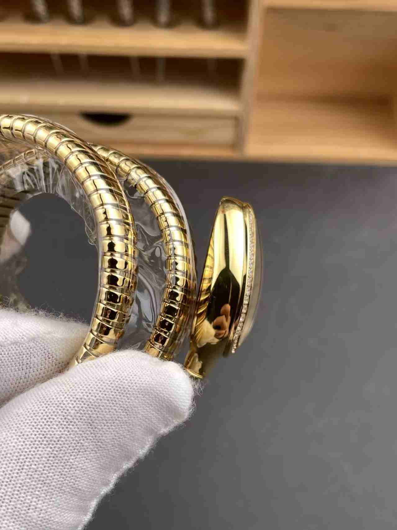 Bvlgari snake yellow gold